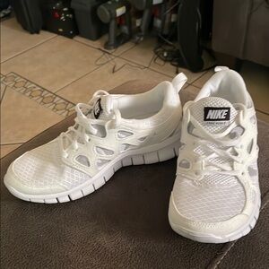 Nike White Free Run 2 Sneakers with Breathable Mesh and Flexible Sole